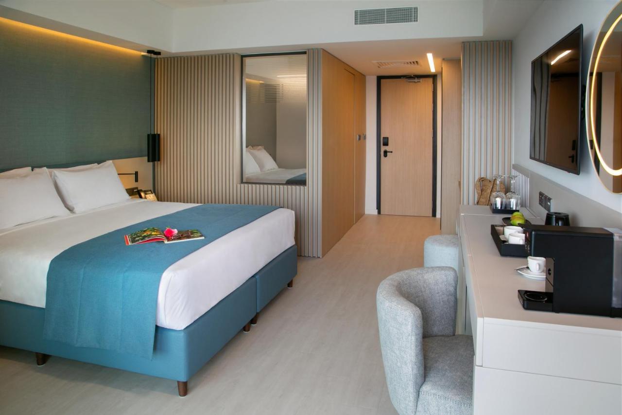 Mercure Larnaca Beach Resort Exterior photo