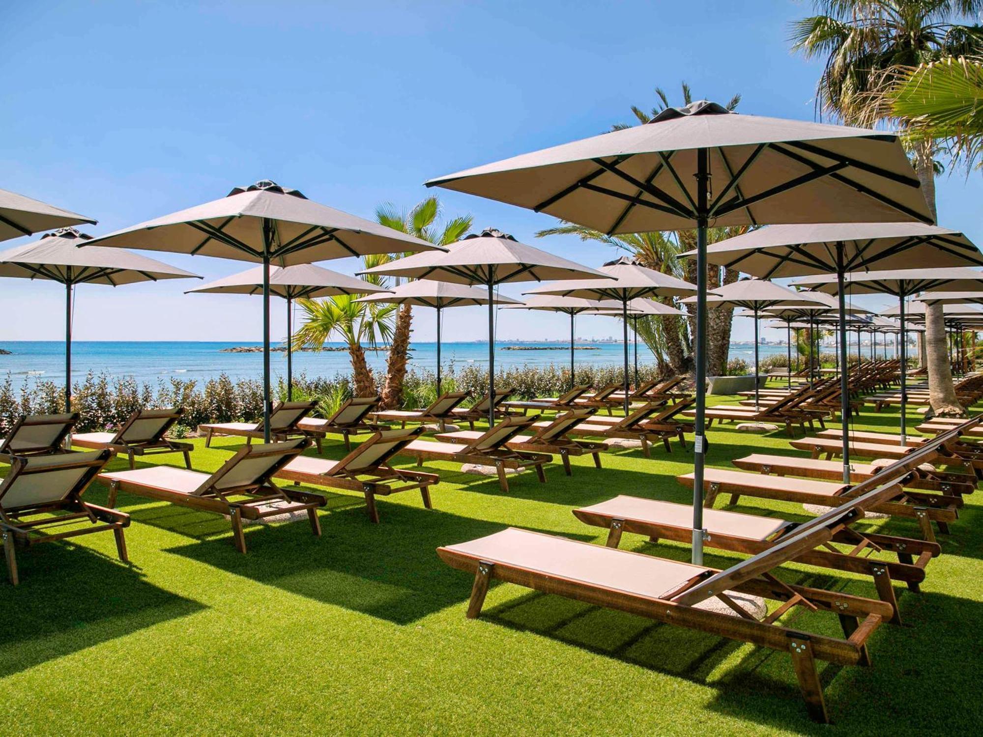 Mercure Larnaca Beach Resort Exterior photo