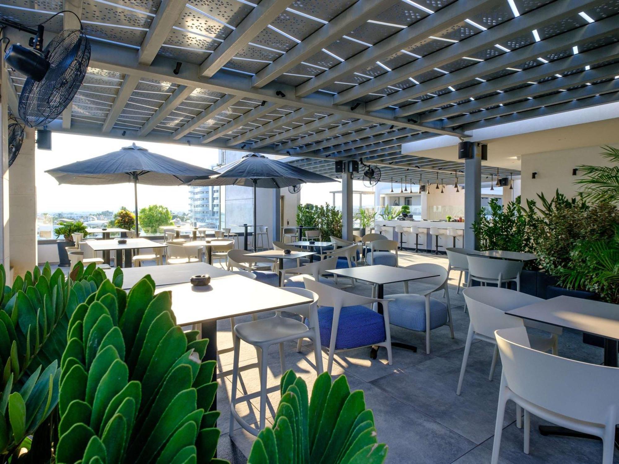 Mercure Larnaca Beach Resort Exterior photo