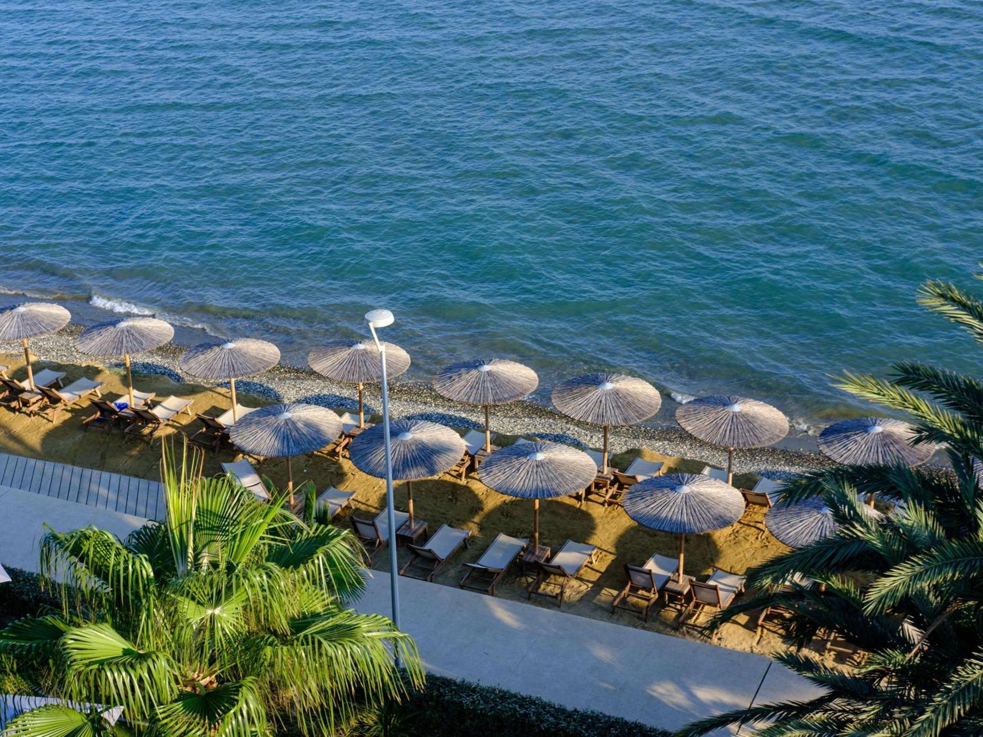 Mercure Larnaca Beach Resort Exterior photo